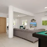 Nissi Sapphire فيلة أيا نابا