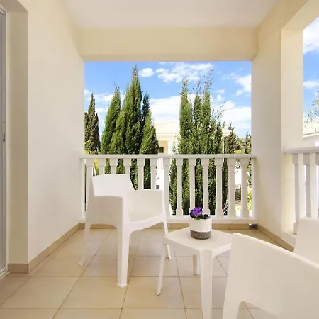 Nissi Sapphire Villa *