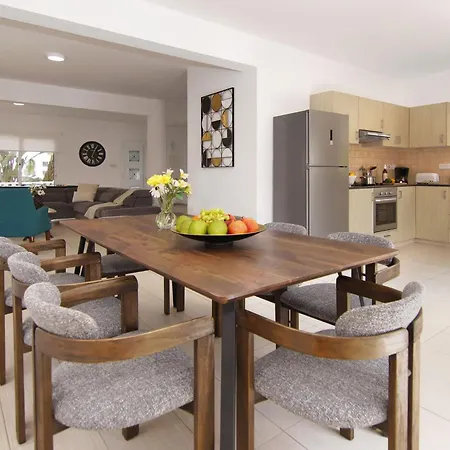 فيلة Nissi Sapphire أيا نابا