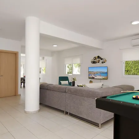 Nissi Sapphire Vila Ayia Napa
