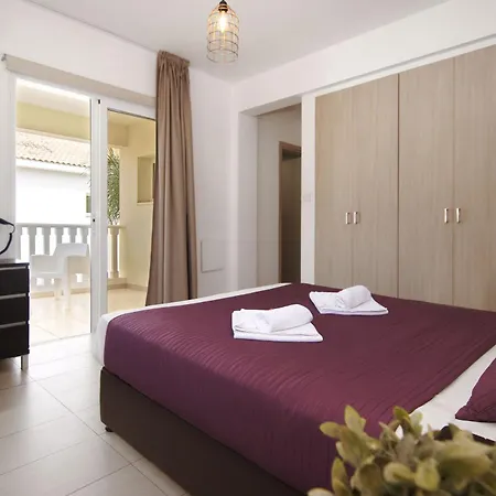 Nissi Sapphire أيا نابا