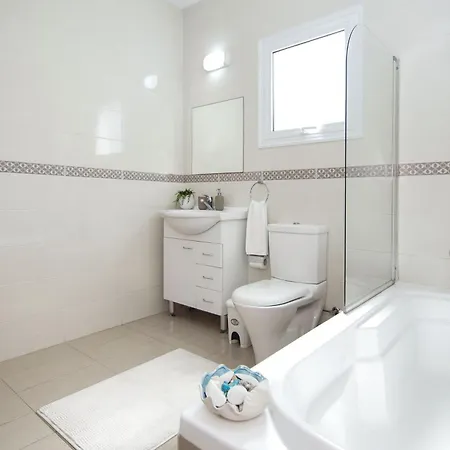 Nissi Sapphire Vilă