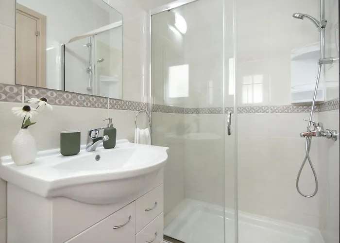 Nissi Sapphire Vila *