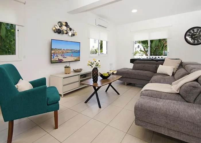 Vila Nissi Sapphire Ayia Napa