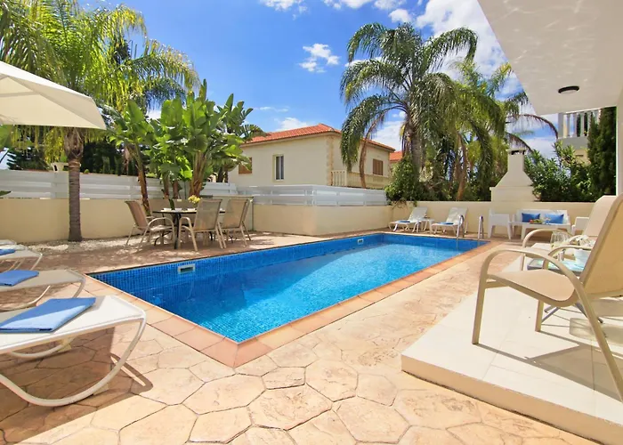 Vila Nissi Sapphire *