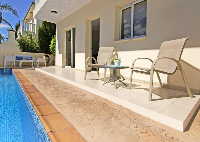 Vila Nissi Sapphire *